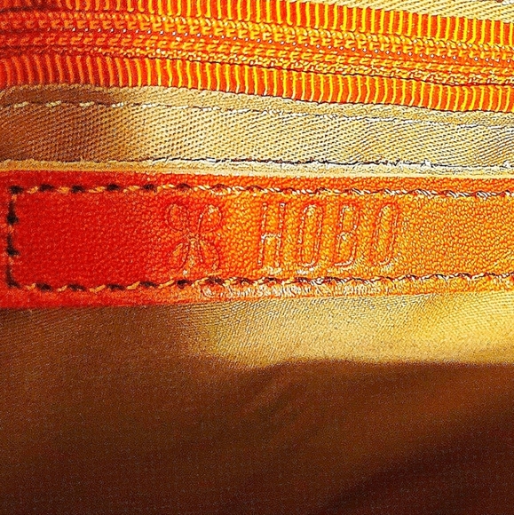 NWOT HOBO Deep Berry/Merlot Suede & Leather Mini Sheila Wanderlust Lining - Picture 2 of 7